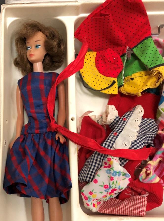 genert pustes op Perfekt Vintage Barbie Accessories Values - Dr. Lori Antiques Appraiser