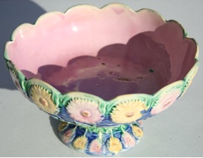Majolica bowl with flowers